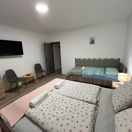 Mini Zoo Apartman Kanije Dış mekan fotoğraf