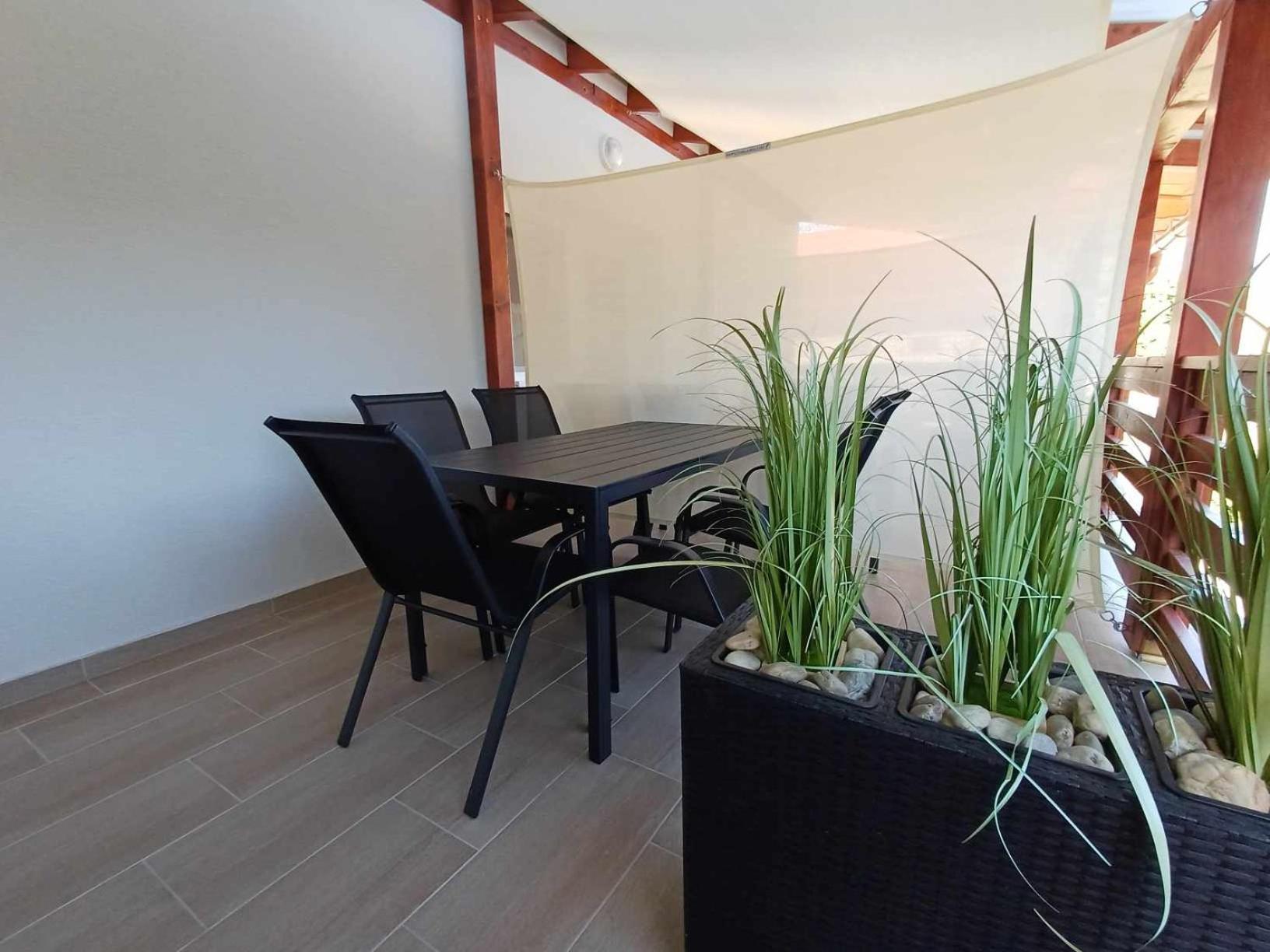 Mini Zoo Apartman Kanije Dış mekan fotoğraf
