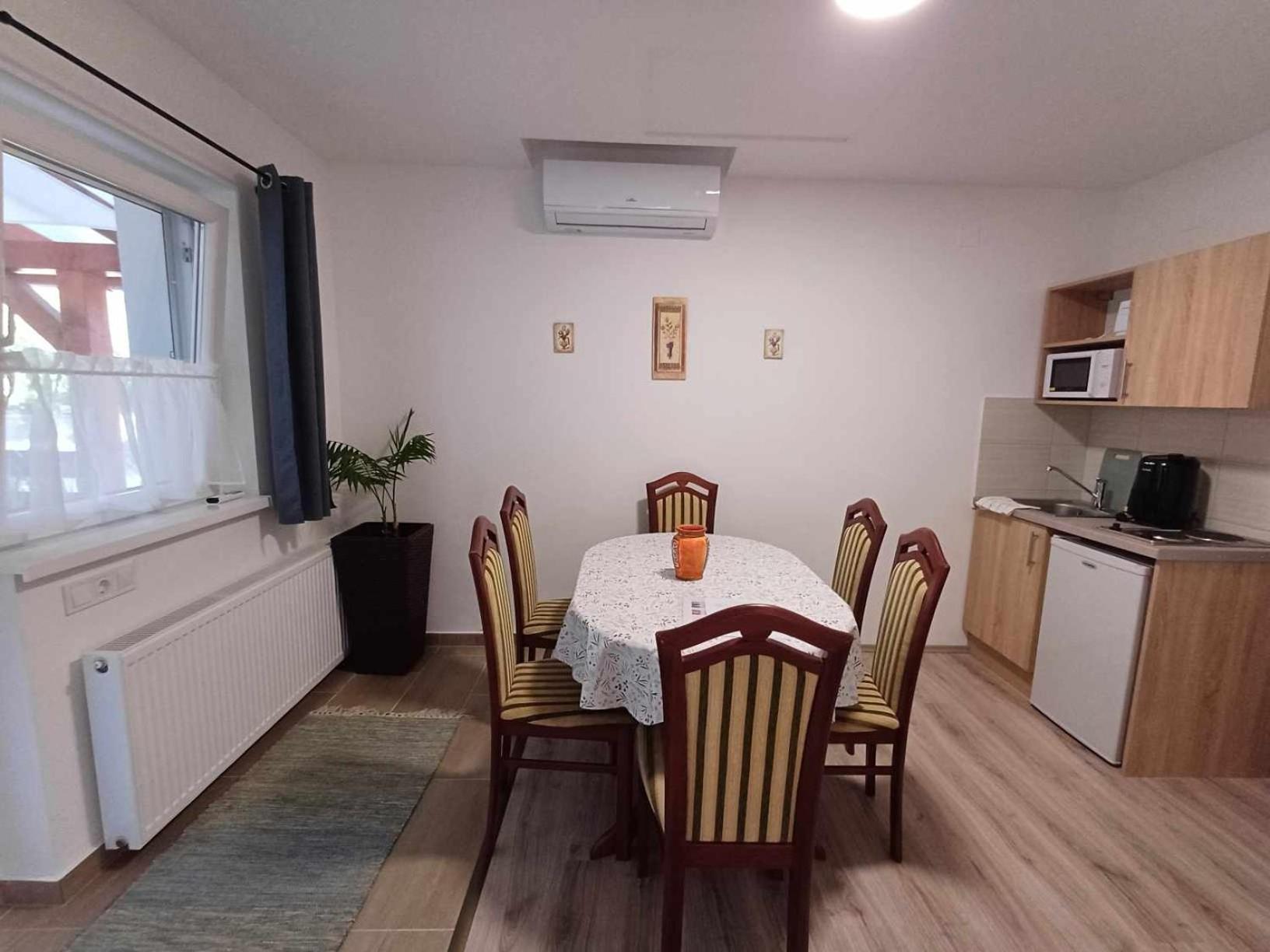 Mini Zoo Apartman Kanije Dış mekan fotoğraf