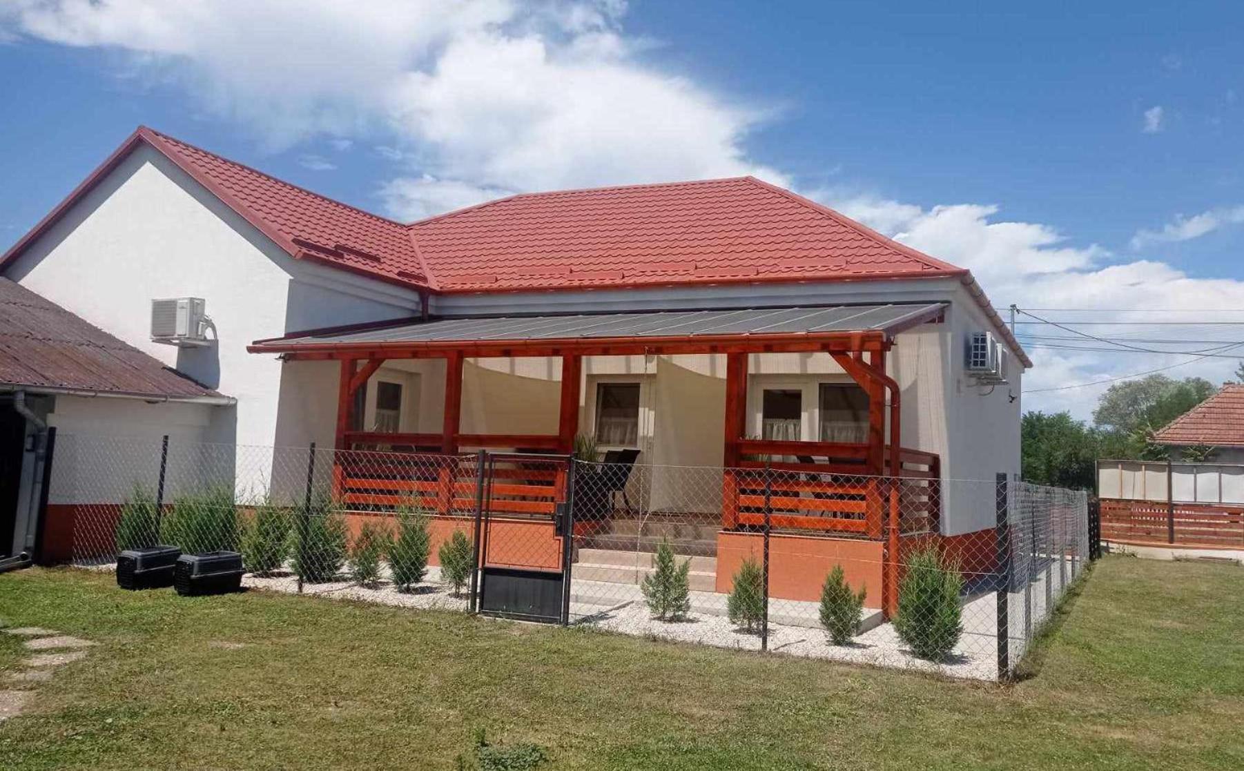 Mini Zoo Apartman Kanije Dış mekan fotoğraf