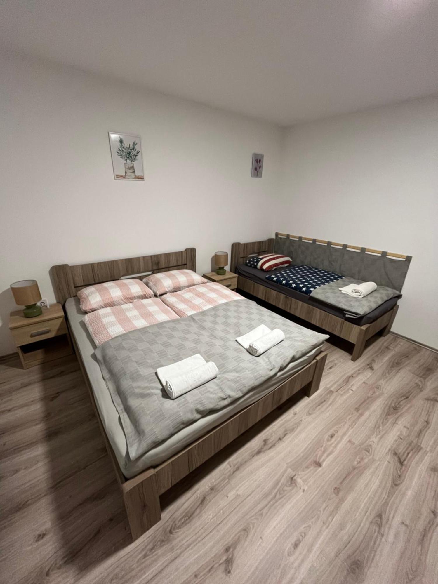 Mini Zoo Apartman Kanije Dış mekan fotoğraf