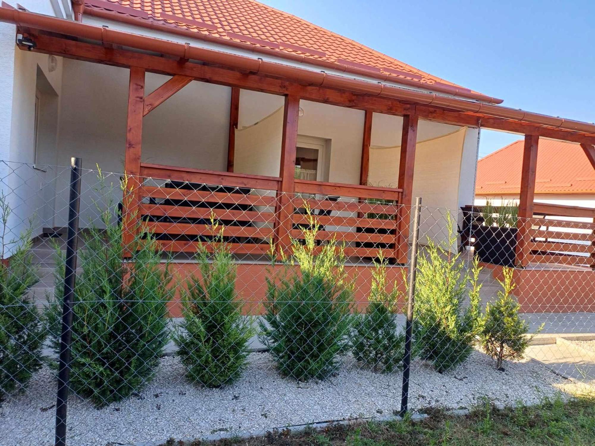 Mini Zoo Apartman Kanije Dış mekan fotoğraf